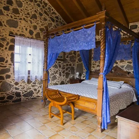 Rural Restaurante Mahoh بيت ضيافة